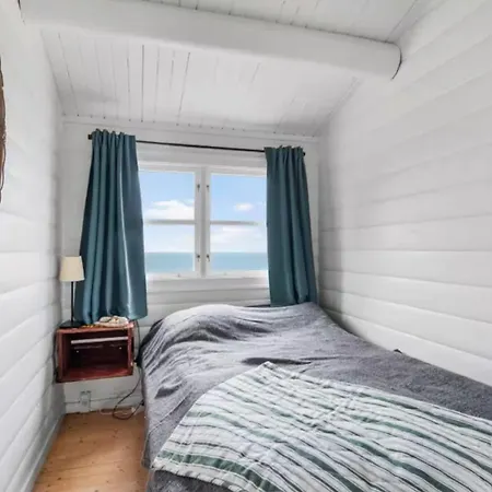 First Row House With Stunning Sea Views *
